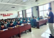 技能之光点亮成才之路 ——沧州技师学院举办职业技能竞赛获奖学生代表事迹报告会